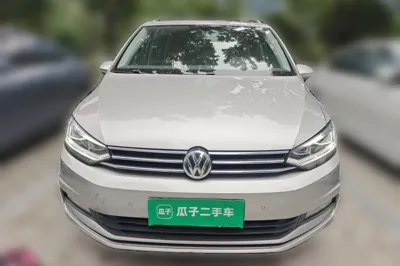 Volkswagen Touran 2016, 120200 км, за 12191 USD