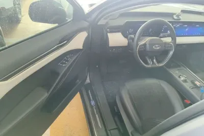 Ford Mondeo 2022, 62700 км, за 15727 USD - фото 18