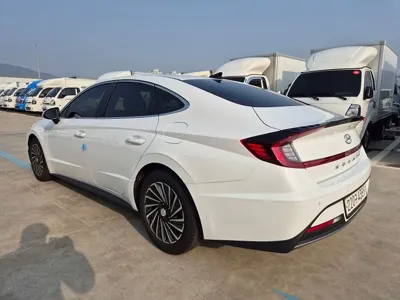 Hyundai Sonata 2023, 32032 км, за 17395.3 USD