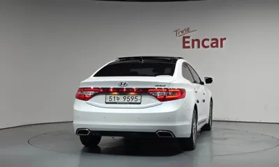 Hyundai Grandeur 2015, 61216 км, за 6301.69 USD