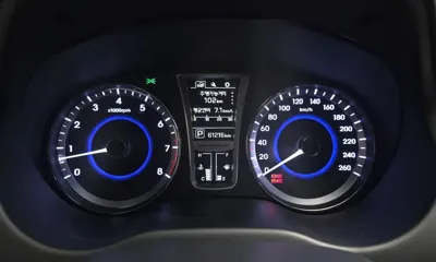 Hyundai Grandeur 2015, 61216 км, за 6301.69 USD - фото 8