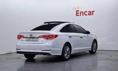 Hyundai Sonata 2016, 121081 км, за 4294.68 USD