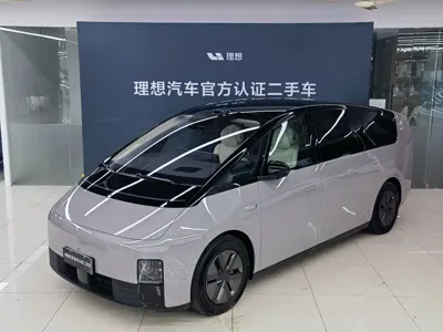 Li Auto Li MEGA · 2025 год