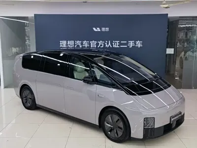Li Auto Li MEGA 2025, 6200 км, за 67464.85 USD