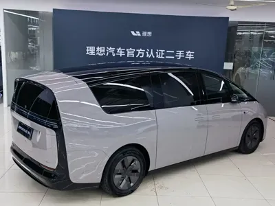 Li Auto Li MEGA 2025, 6200 км, за 67464.85 USD
