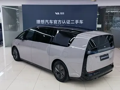 Li Auto Li MEGA 2025, 6200 км, за 67464.85 USD