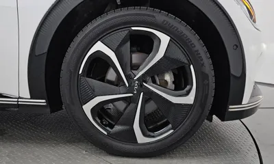 Kia EV6 2023, 46931 км, за 23532.46 USD - фото 21