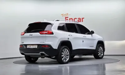 Jeep Cherokee 2015, 142496 км, за 4228.47 USD