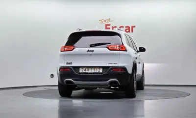 Jeep Cherokee 2015, 142496 км, за 4228.47 USD
