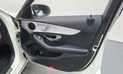 Mercedes-Benz C-Class 2017, 138685 км, за 8403.91 USD - фото 24