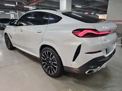 BMW X6 2025, 2600 км, за 47794.73 USD