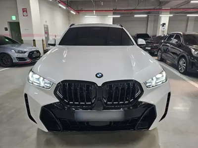 BMW X6 2025, 2600 км, за 47794.73 USD