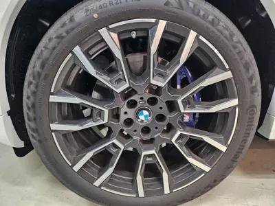 BMW X6 2025, 2600 км, за 47794.73 USD