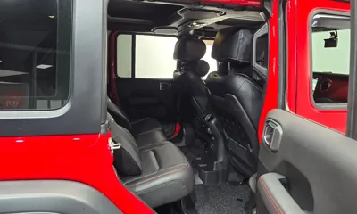 Jeep Wrangler 2023, 10457 км, за 33144.48 USD - фото 11