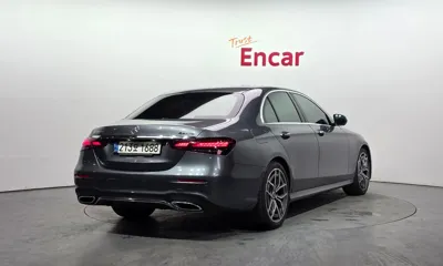 Mercedes-Benz E-Class 2022, 59753 км, за 27189.18 USD