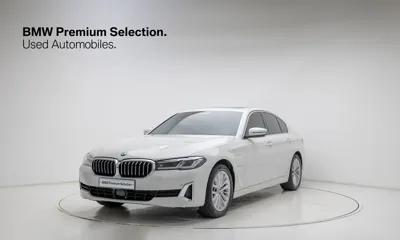 BMW 5-Series · 2021 год
