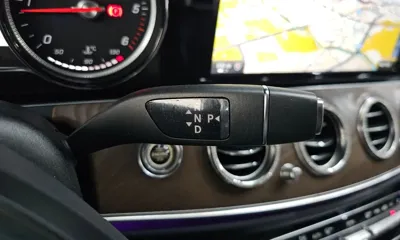 Mercedes-Benz E-Class 2017, 61559 км, за 14253.8 USD - фото 9