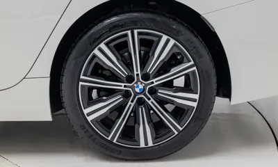 BMW 3-Series 2025, 5883 км, за 26374.95 USD