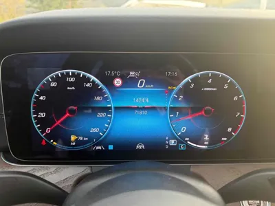 Mercedes-Benz E-Class 2023, 71800 км, за 24570.04 USD - фото 8
