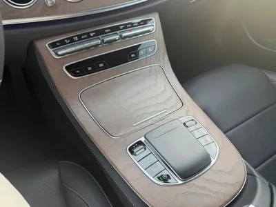 Mercedes-Benz E-Class 2023, 71800 км, за 24570.04 USD - фото 12