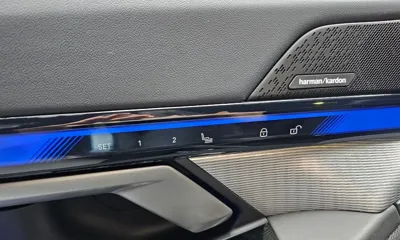 BMW 5-Series 2025, 10693 км, за 44561.58 USD - фото 20