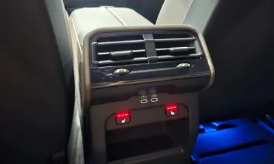 BMW 5-Series 2025, 10693 км, за 44561.58 USD - фото 28