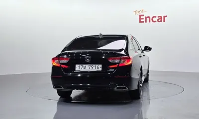Honda Accord 2018, 91153 км, за 12815.52 USD