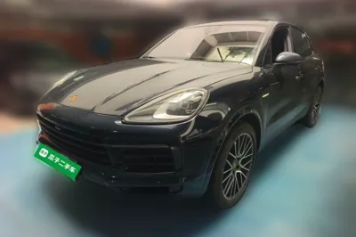 Porsche Cayenne E-Hybrid · 2023 год