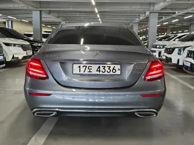 Mercedes-Benz E-Class 2017, 69068 км, за 13395.47 USD