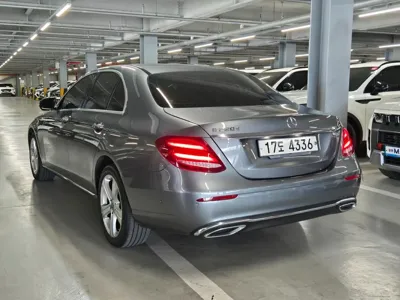 Mercedes-Benz E-Class 2017, 69068 км, за 13395.47 USD