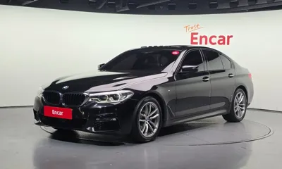 BMW 5-Series · 2017 год