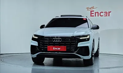 Audi Q8 2023, 30464 км, за 48772.53 USD