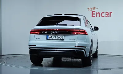 Audi Q8 2023, 30464 км, за 48772.53 USD