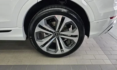 Audi Q8 2023, 30464 км, за 48772.53 USD - фото 21
