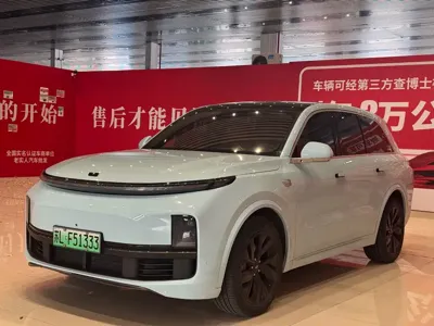 Li Auto Li L8 · 2023 год