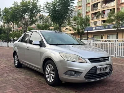 Ford Focus 2014, 90000 км, за 1294.85 USD