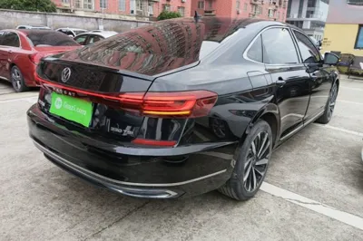 Volkswagen Passat 2023, 26700 км, за 17507 USD - фото 6