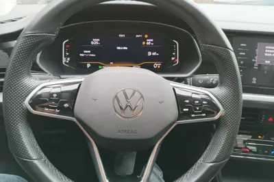 Volkswagen Passat 2023, 26700 км, за 17507 USD - фото 18