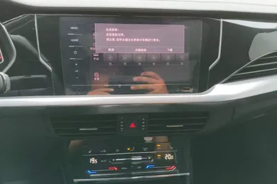 Volkswagen Passat 2023, 26700 км, за 17507 USD - фото 20