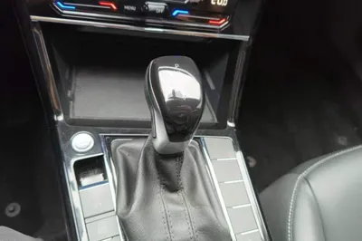 Volkswagen Passat 2023, 26700 км, за 17507 USD - фото 21