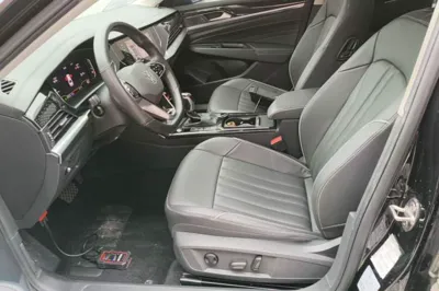 Volkswagen Passat 2023, 26700 км, за 17507 USD - фото 22