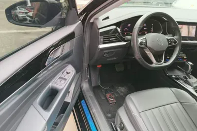 Volkswagen Passat 2023, 26700 км, за 17507 USD - фото 23
