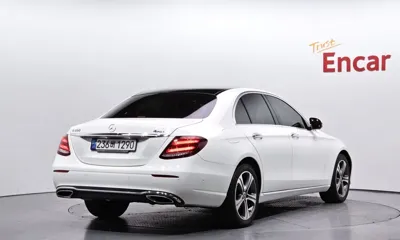 Mercedes-Benz E-Class 2018, 63792 км, за 66218.49 USD