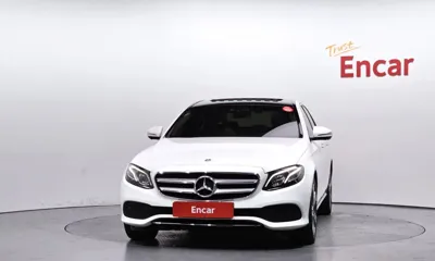 Mercedes-Benz E-Class 2018, 63792 км, за 66218.49 USD