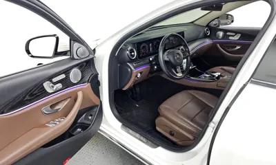Mercedes-Benz E-Class 2018, 63792 км, за 66218.49 USD - фото 10