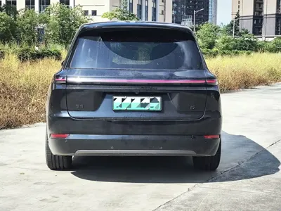 Li Auto Li L9 2023, 60000 км, за 35185.02 USD