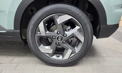 Hyundai Venue 2026, 3622 км, за 14260.59 USD - фото 21