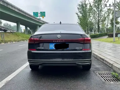 Volkswagen Passat 2023, 28000 км, за 21482.54 USD