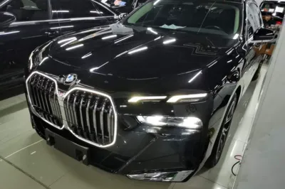 BMW 7 Series · 2023 год