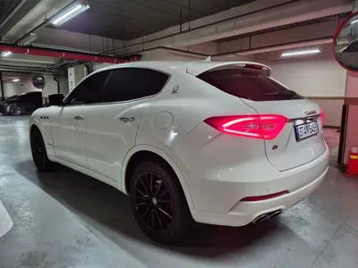 Maserati Levante 2019, 54222 км, за 27898.12 USD